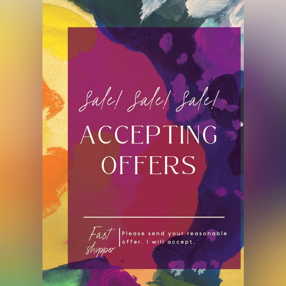 🛍️👛ACCEPTING OFFERS 🛍️👛